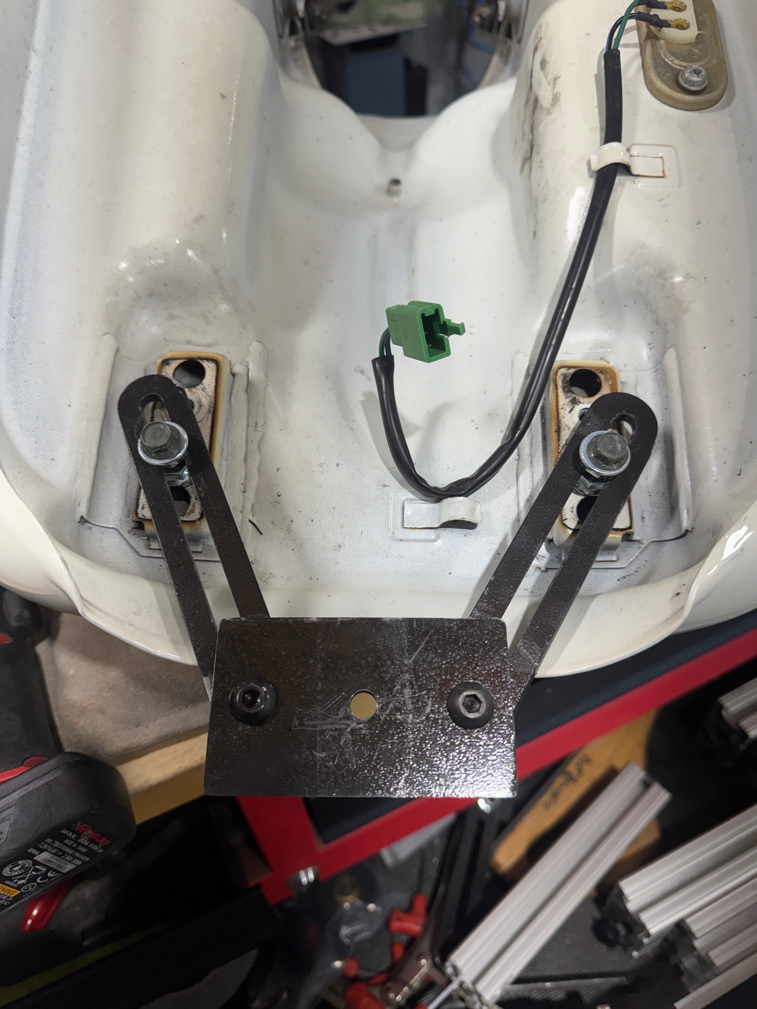 Fender Support bracket MPDR